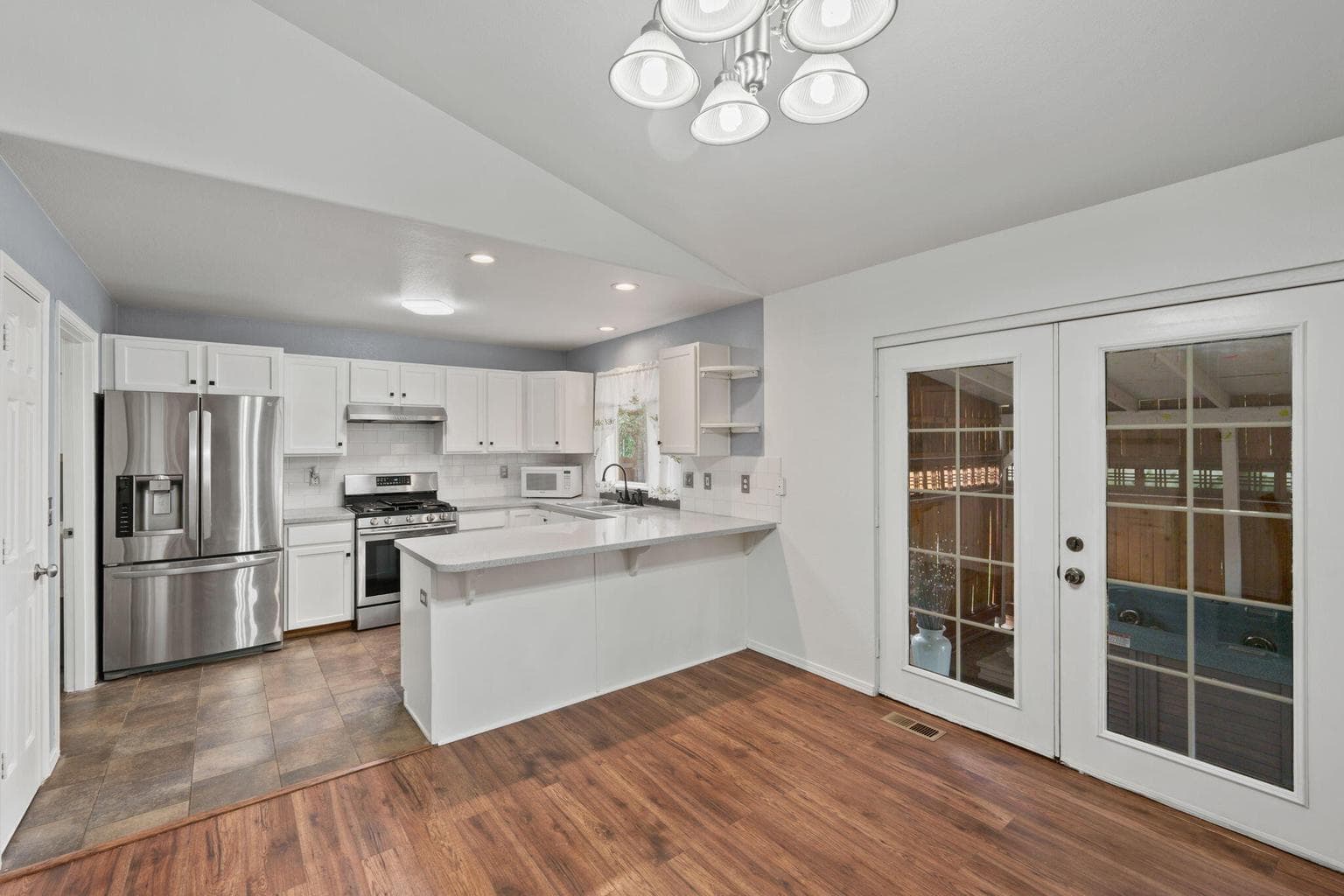 Photo of 2723 NW 15th Street 11 of 48