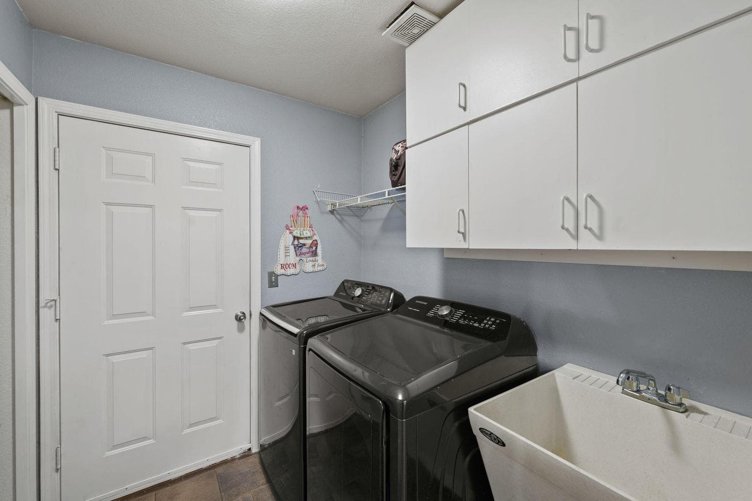 Photo of 2723 NW 15th Street 17 of 48