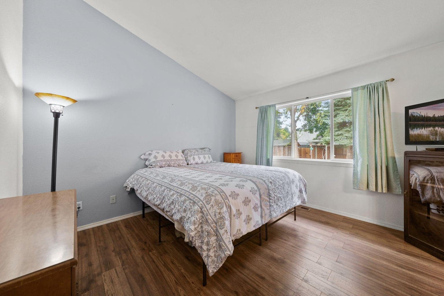 Photo of 2723 NW 15th Street 24 of 48