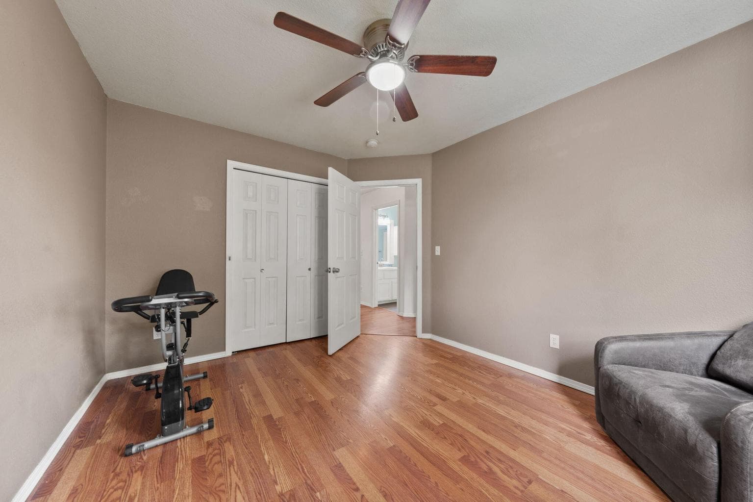 Photo of 2723 NW 15th Street 20 of 48