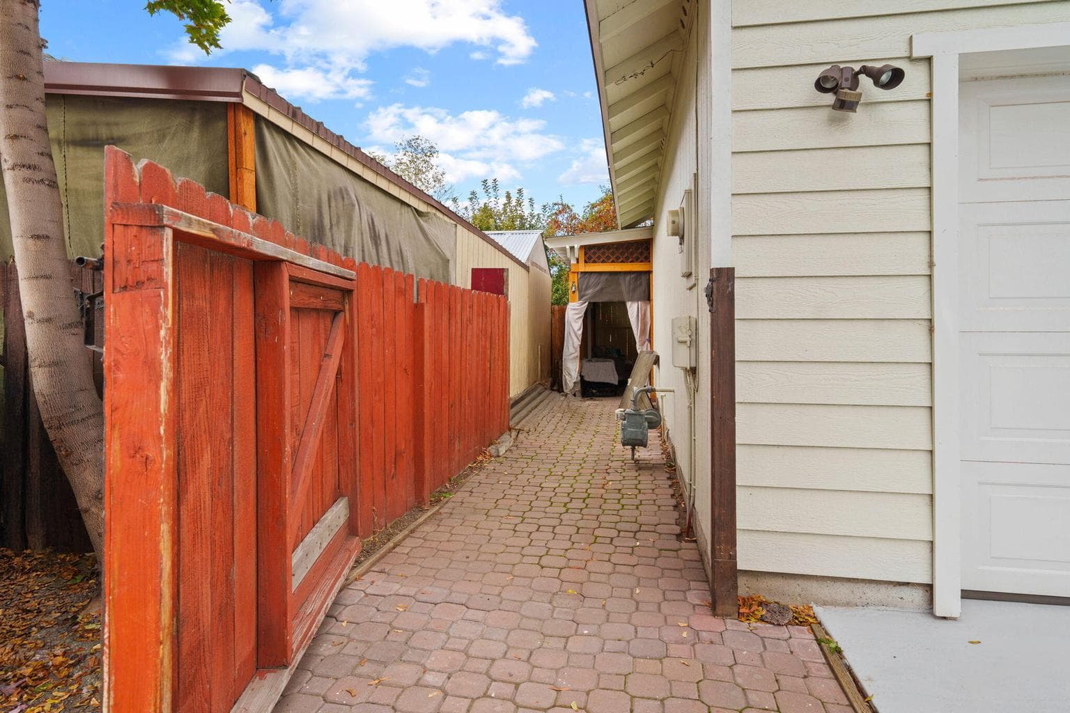 Photo of 2723 NW 15th Street 41 of 48