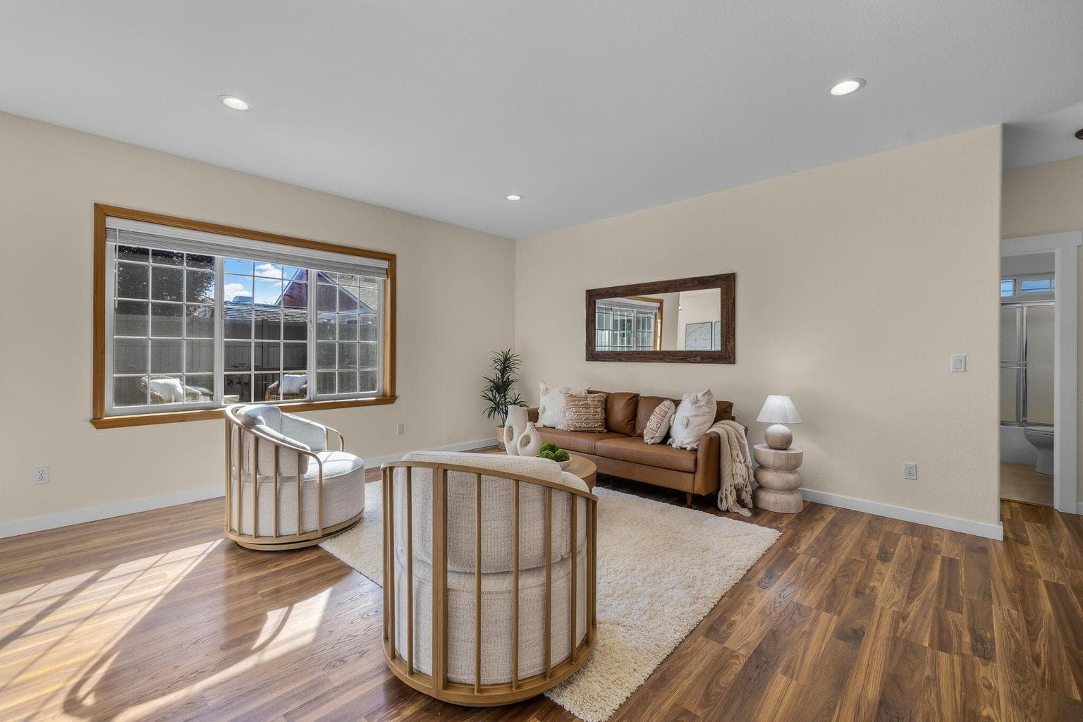 Photo of 20919 Spinnaker Street 6 of 36