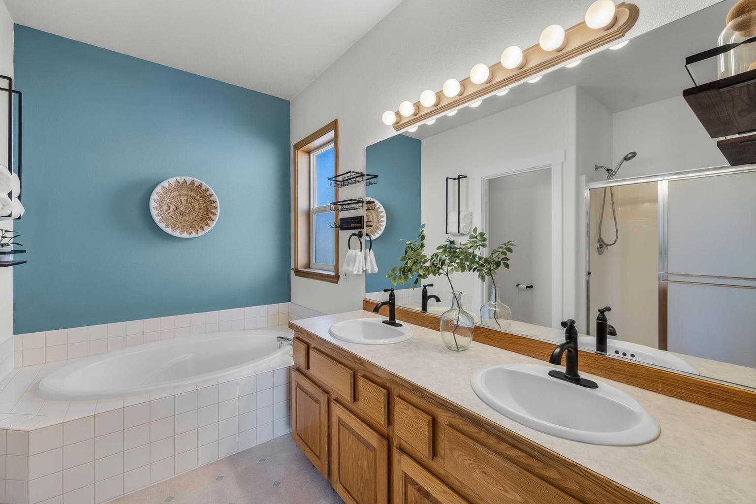 Photo of 20919 Spinnaker Street 18 of 36