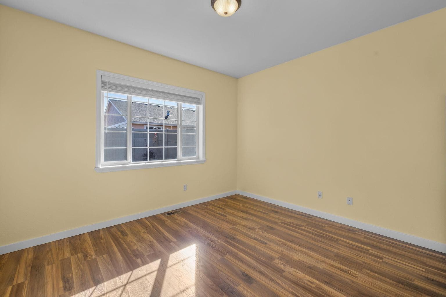 Photo of 20919 Spinnaker Street 24 of 36