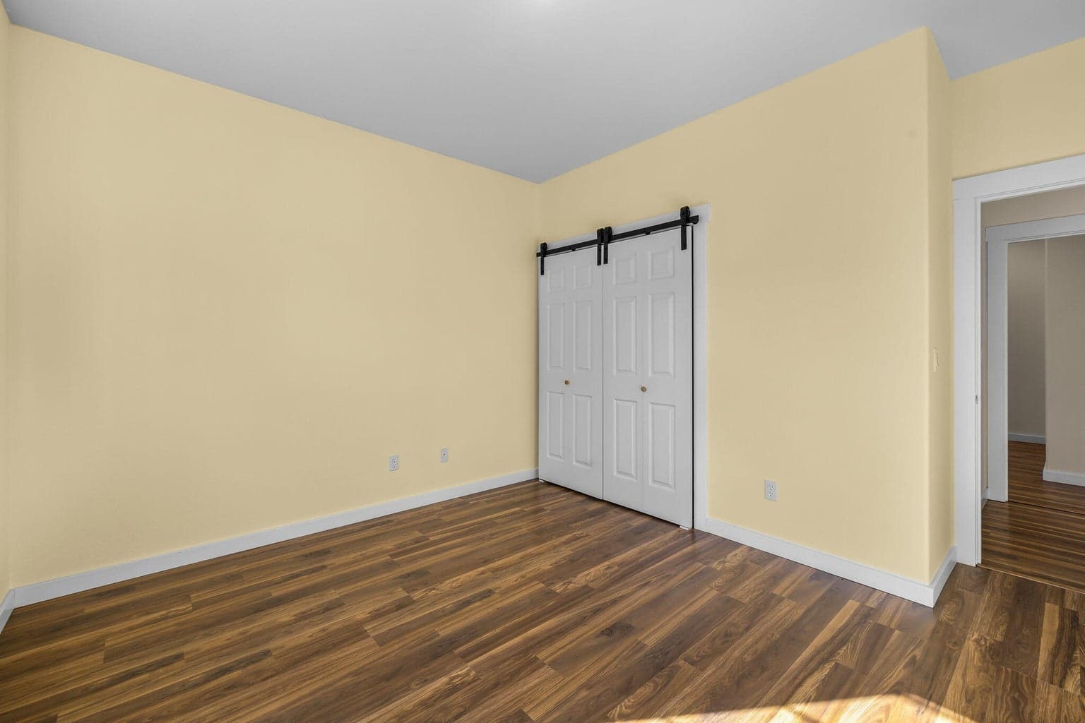 Photo of 20919 Spinnaker Street 25 of 36