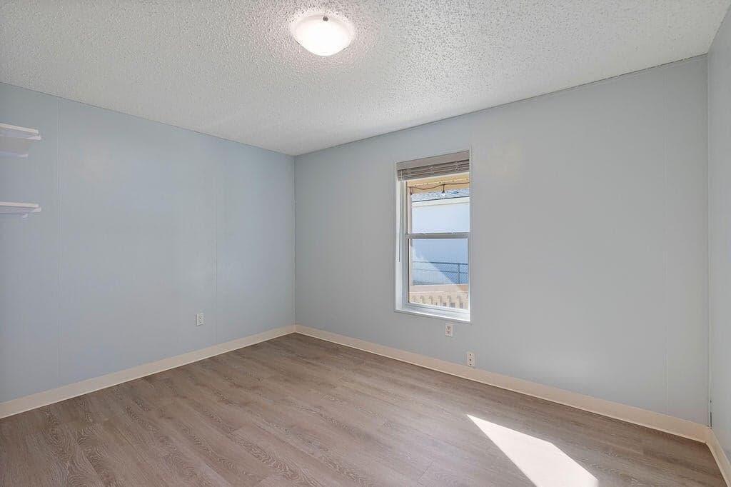 Photo of 185 NW Harwood Street 13 of 19