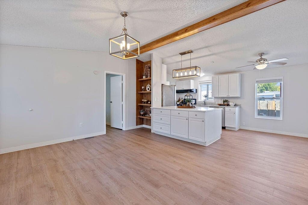 Photo of 185 Harwood 3 of 19