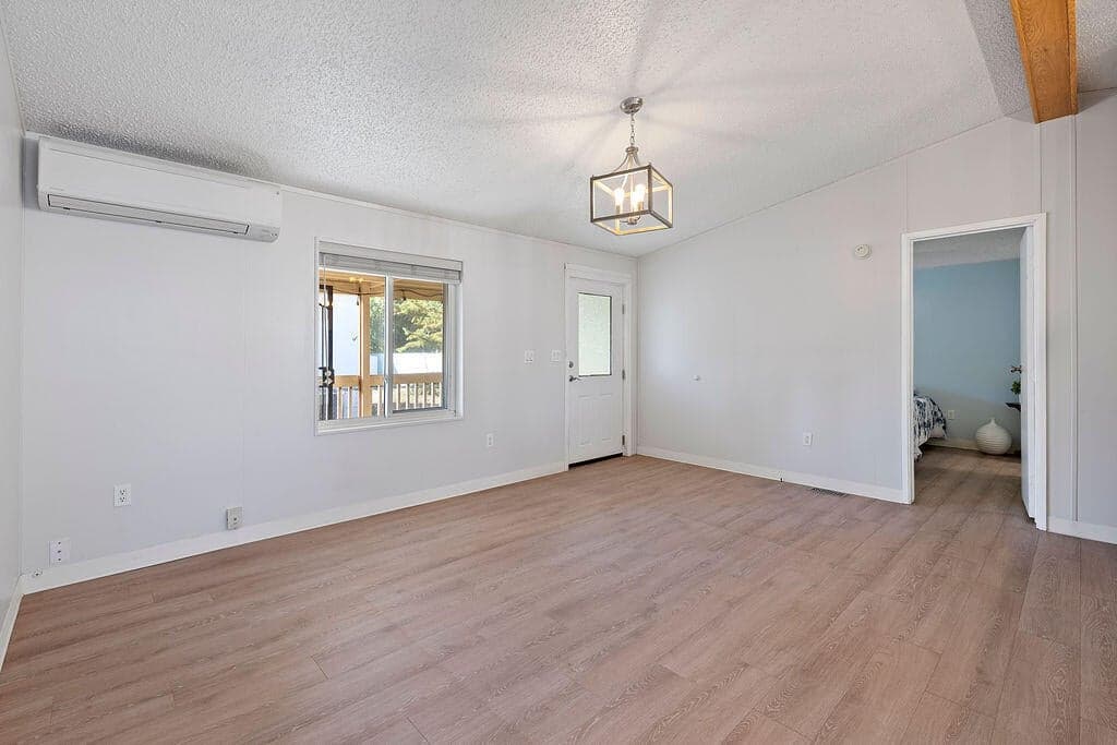 Photo of 185 Harwood 5 of 19