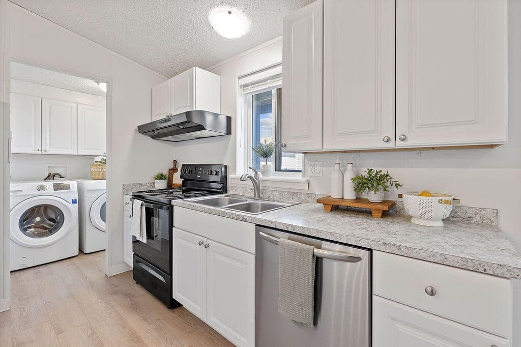 Photo of 185 NW Harwood Street 10 of 19