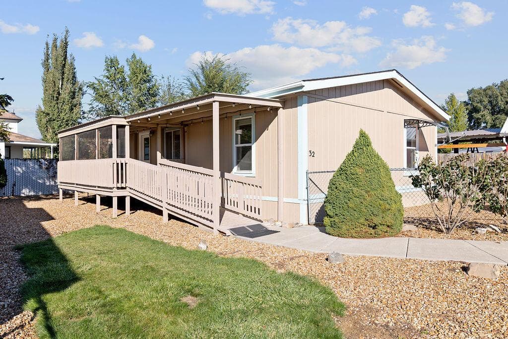 Photo of 185 Harwood 1 of 19