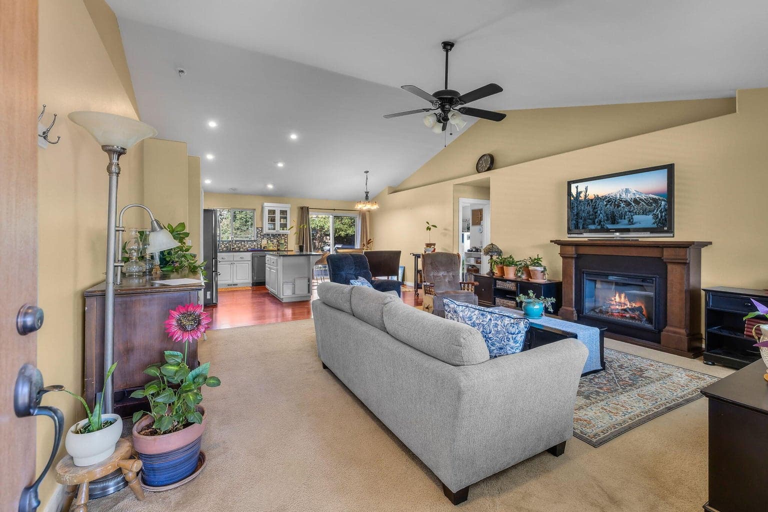 Photo of 20706 Nicolette Drive 7 of 28