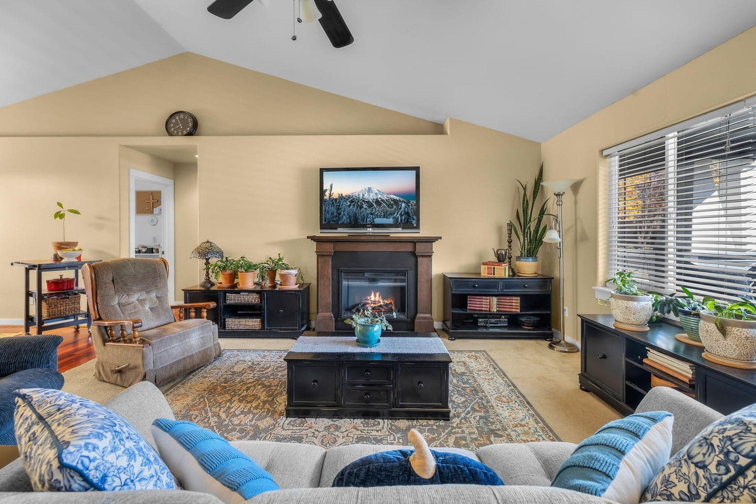 Photo of 20706 Nicolette Drive 8 of 28