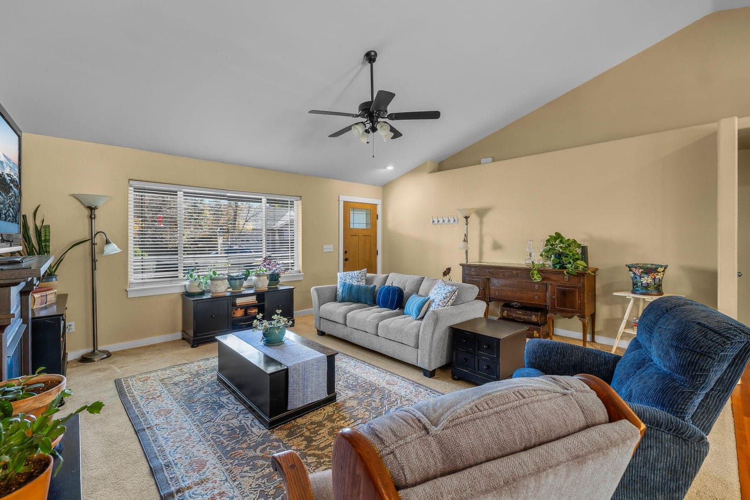 Photo of 20706 Nicolette Drive 10 of 28