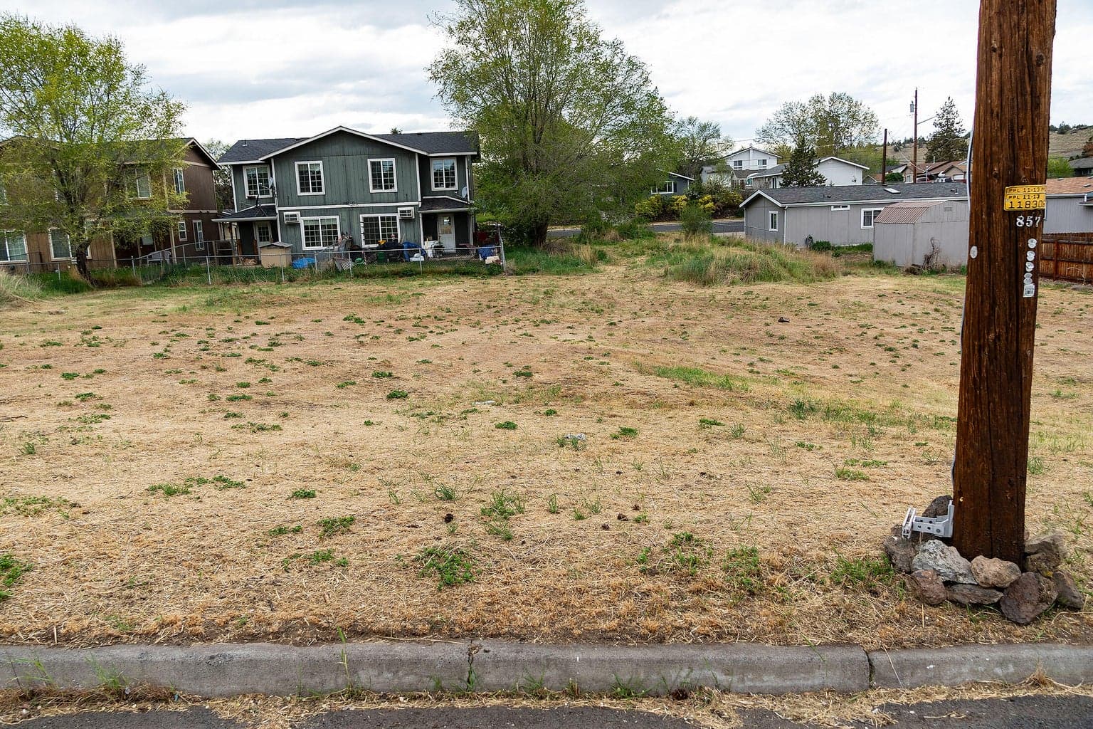 Photo of SW 2nd Street 18 of 36