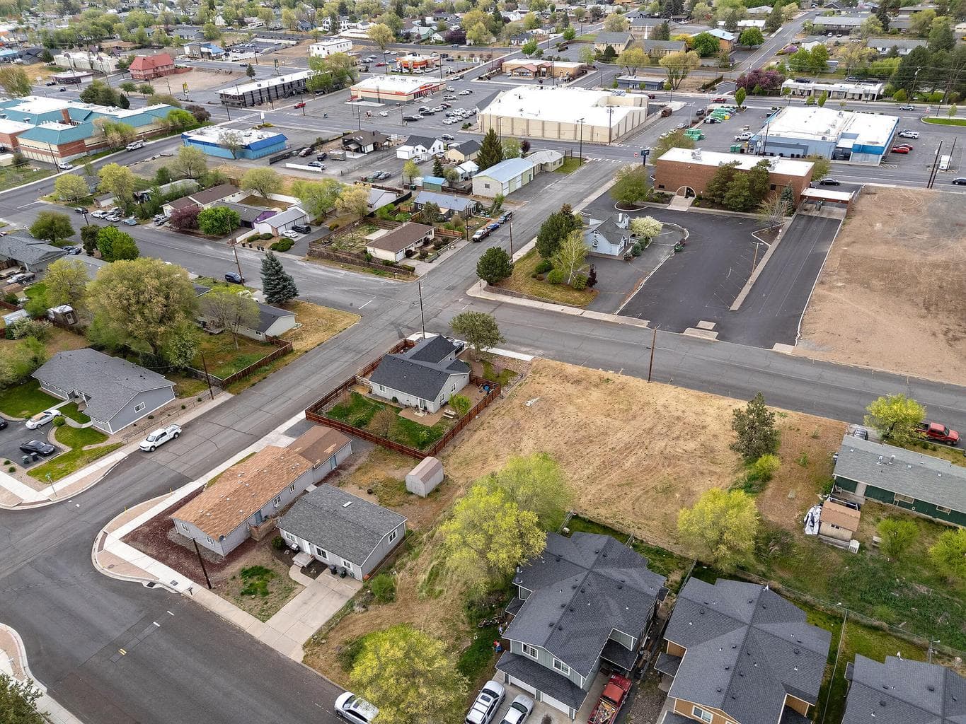 Photo of SW 2nd Street 22 of 36