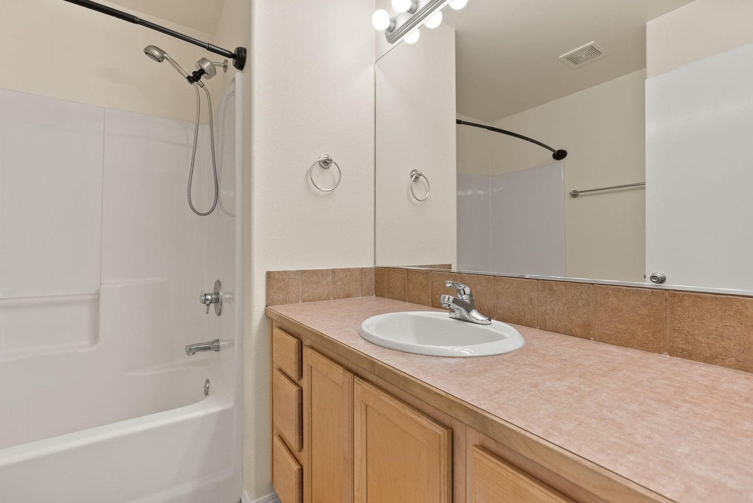 Photo of 20575 Conifer Avenue 17 of 36