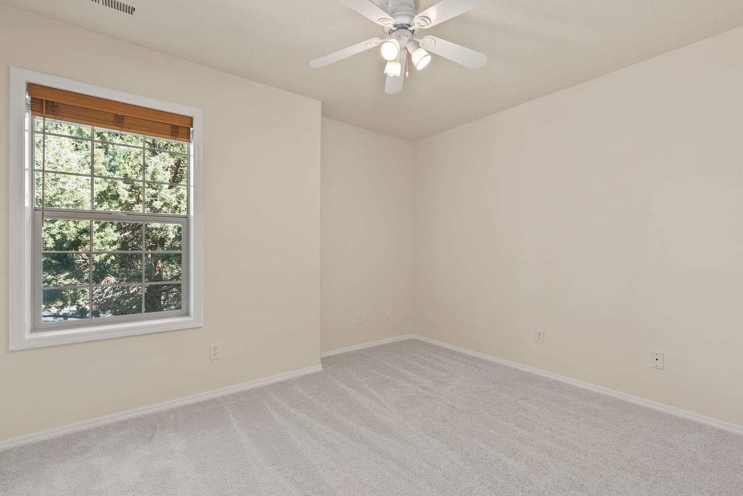 Photo of 20575 Conifer Avenue 18 of 36