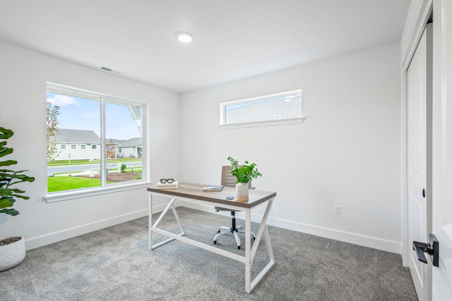 Photo of 1178 NW Varnish Avenue 16 of 24