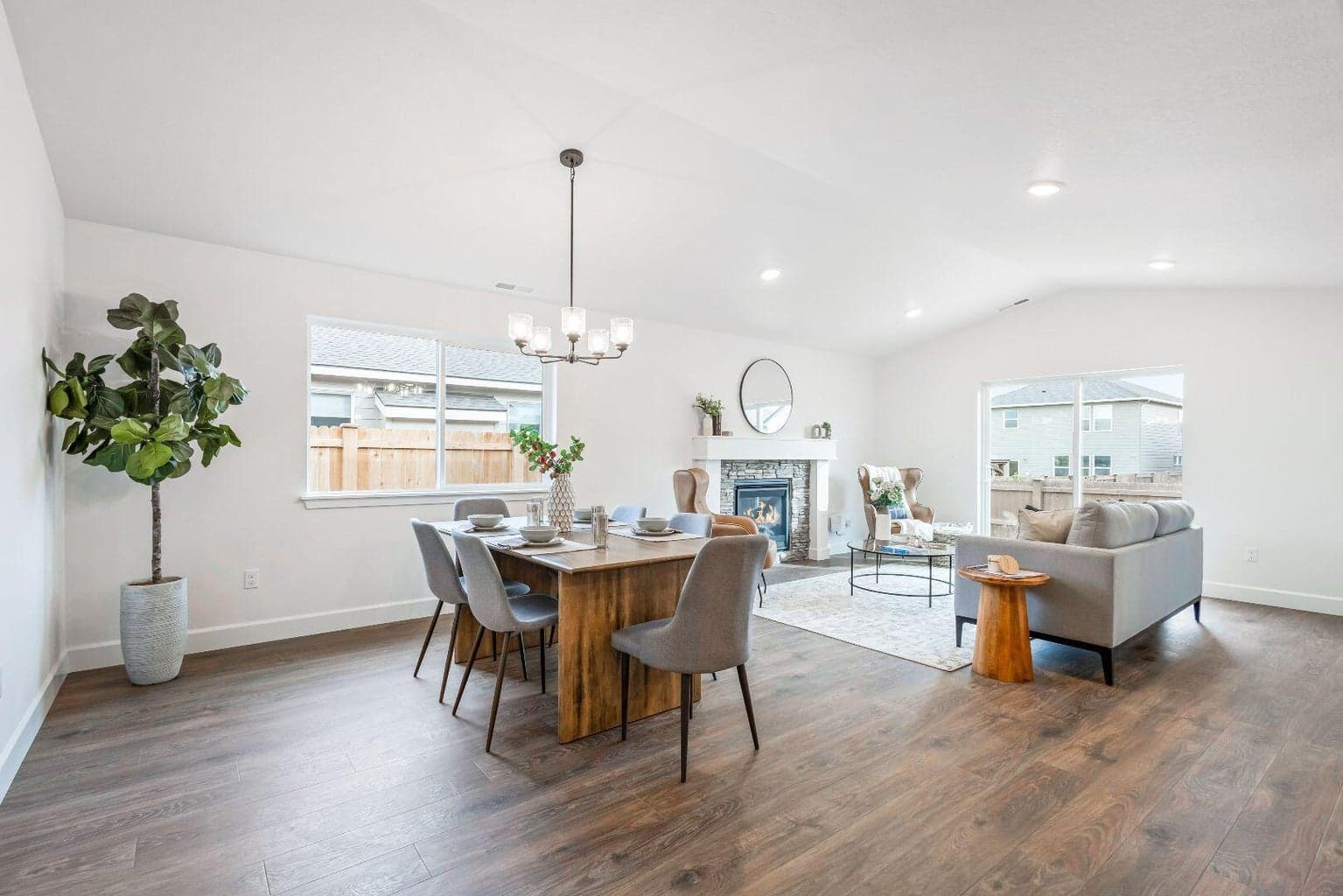 Photo of 1178 NW Varnish Avenue 11 of 24