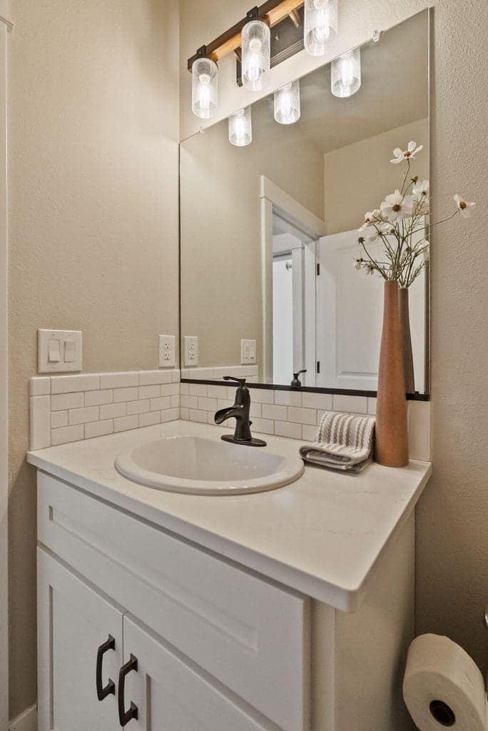 Main level half-bath