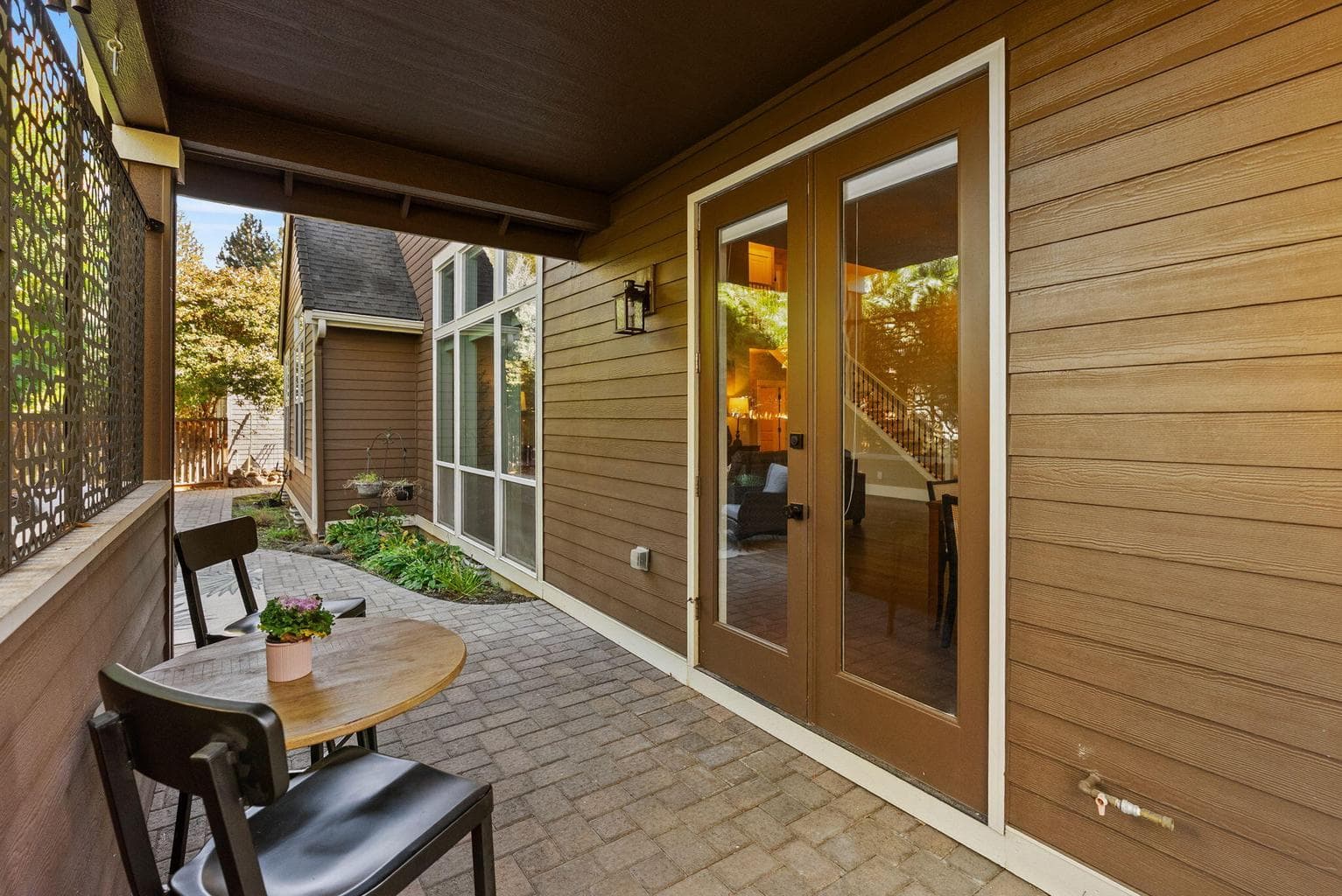 Paver patio with privacy screen