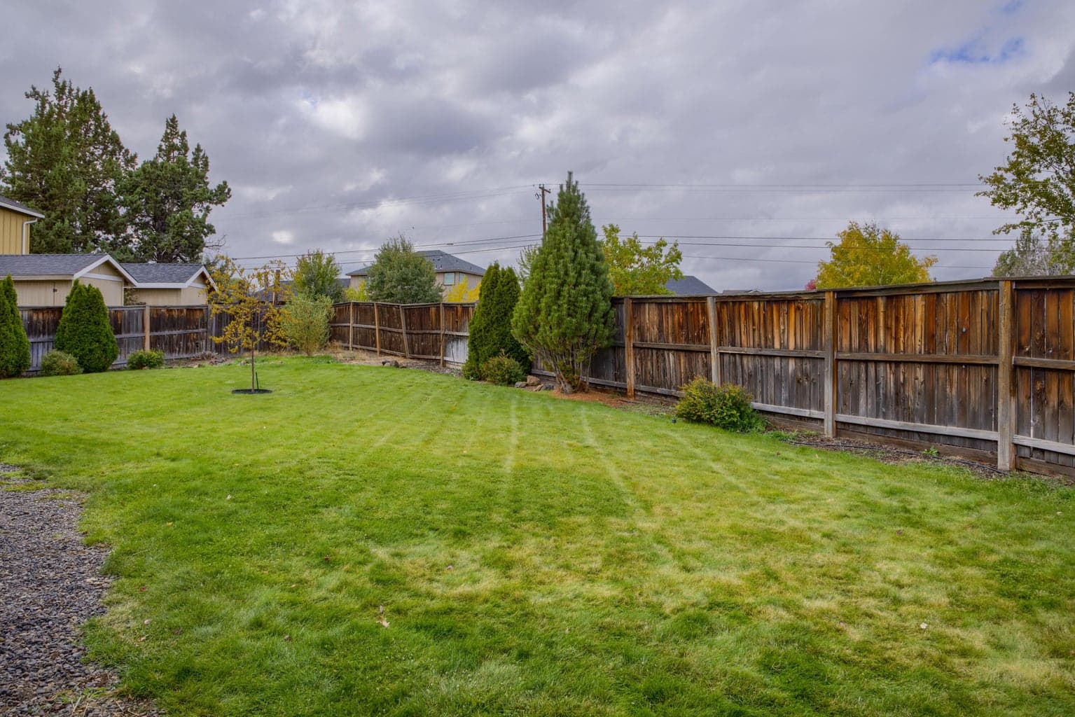 Photo of 985 SW Rimrock Way 33 of 36