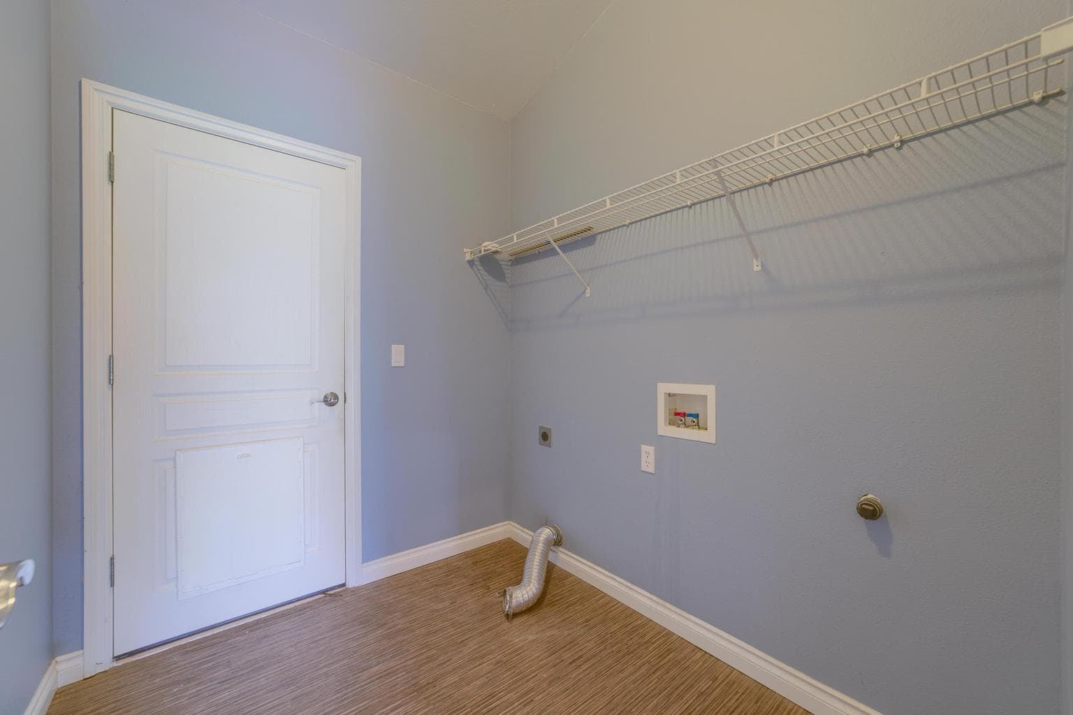 Photo of 985 SW Rimrock Way 29 of 36