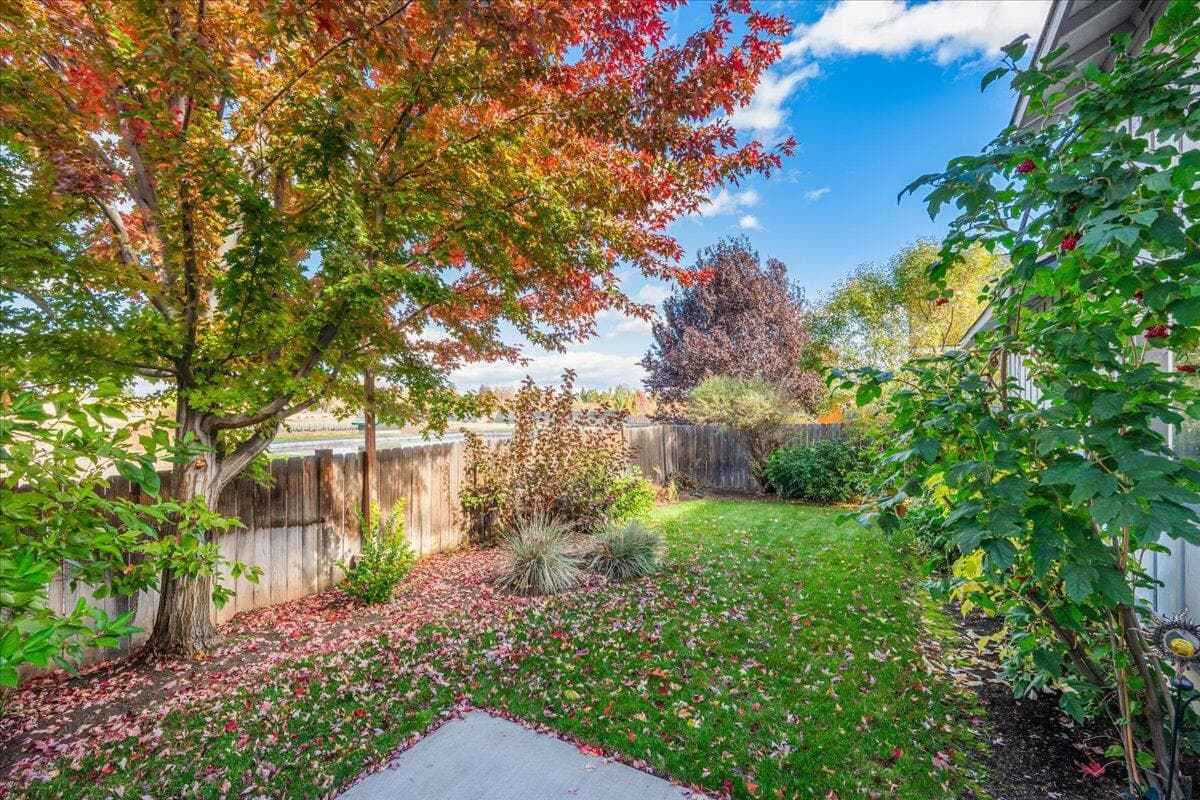 Photo of 21362 Livingston Drive 32 of 37