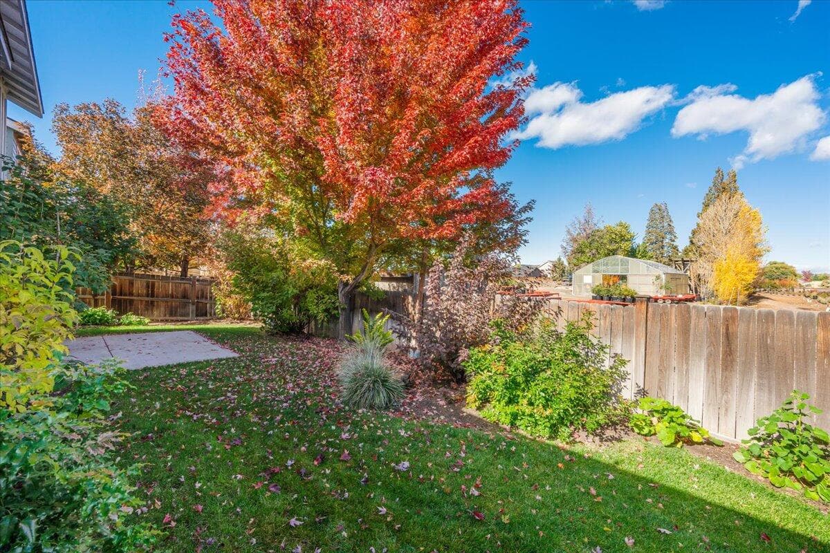 Photo of 21362 Livingston Drive 33 of 37