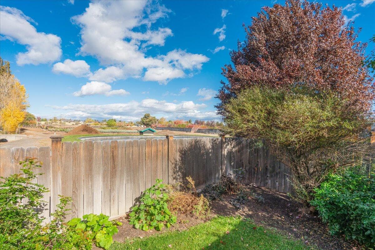 Photo of 21362 Livingston Drive 34 of 37