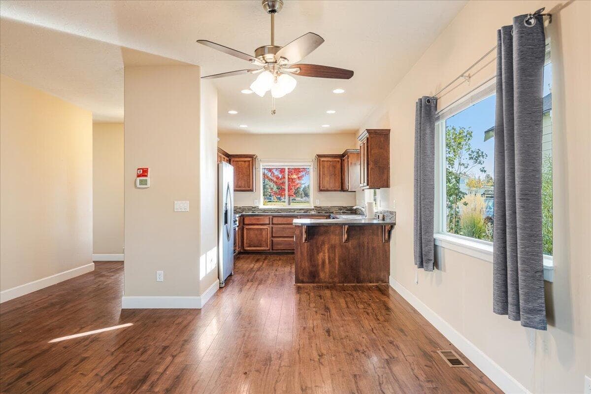 Photo of 21362 Livingston Drive 17 of 37