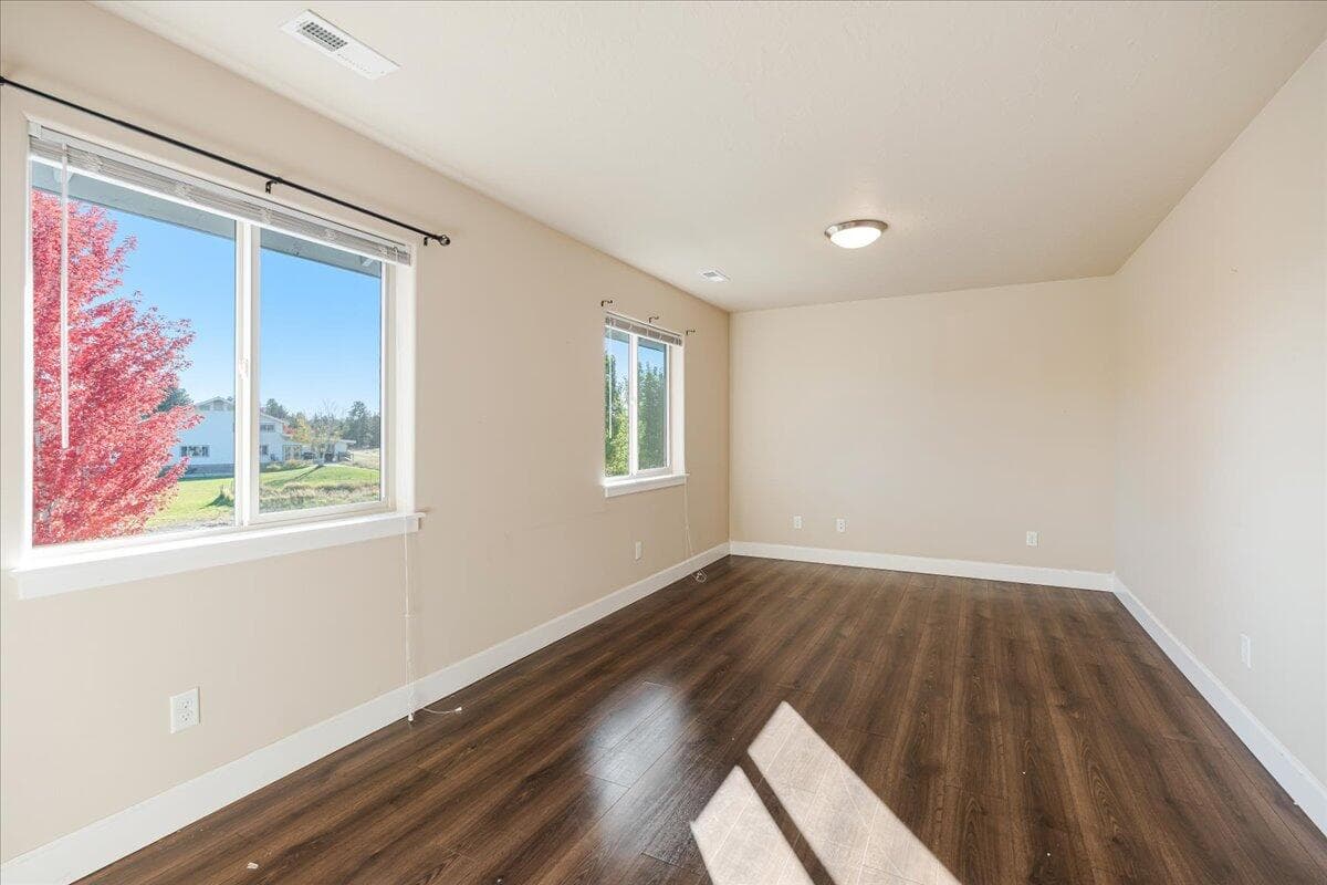Photo of 21362 Livingston Drive 22 of 37
