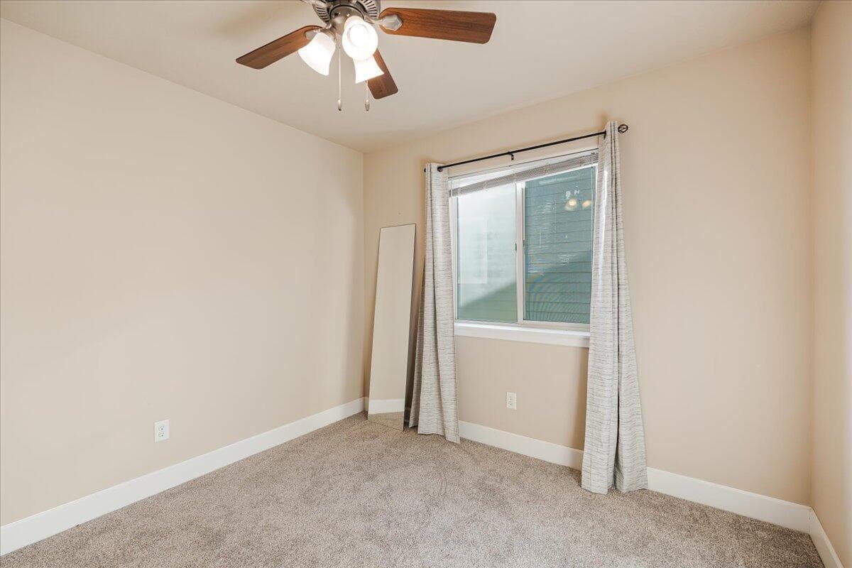 Photo of 21362 Livingston Drive 24 of 37
