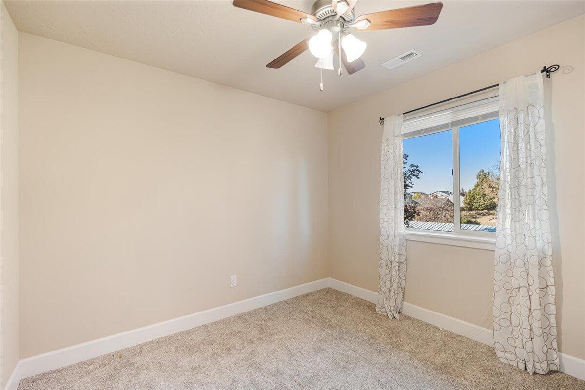 Photo of 21362 Livingston Drive 26 of 37