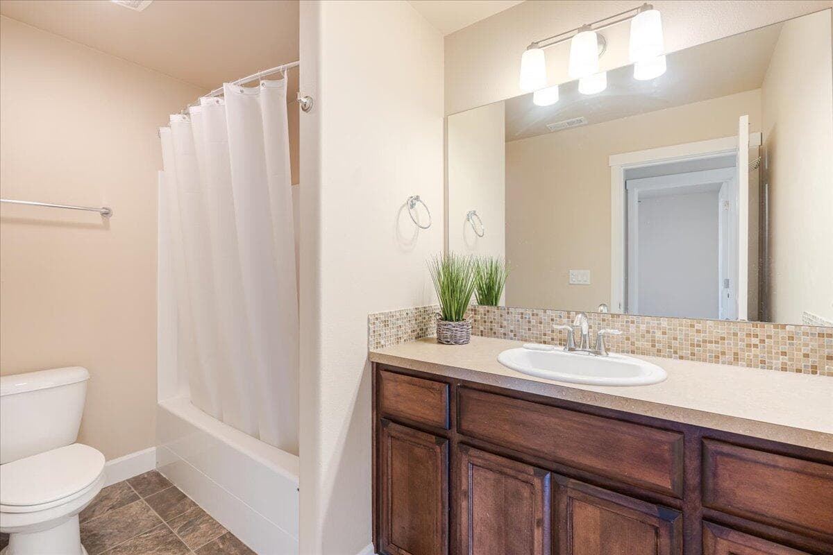 Photo of 21362 Livingston Drive 27 of 37