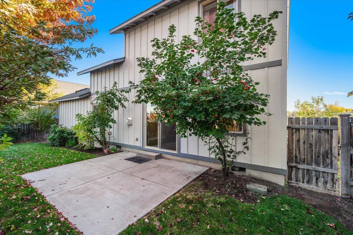 Photo of 21362 Livingston Drive 35 of 37