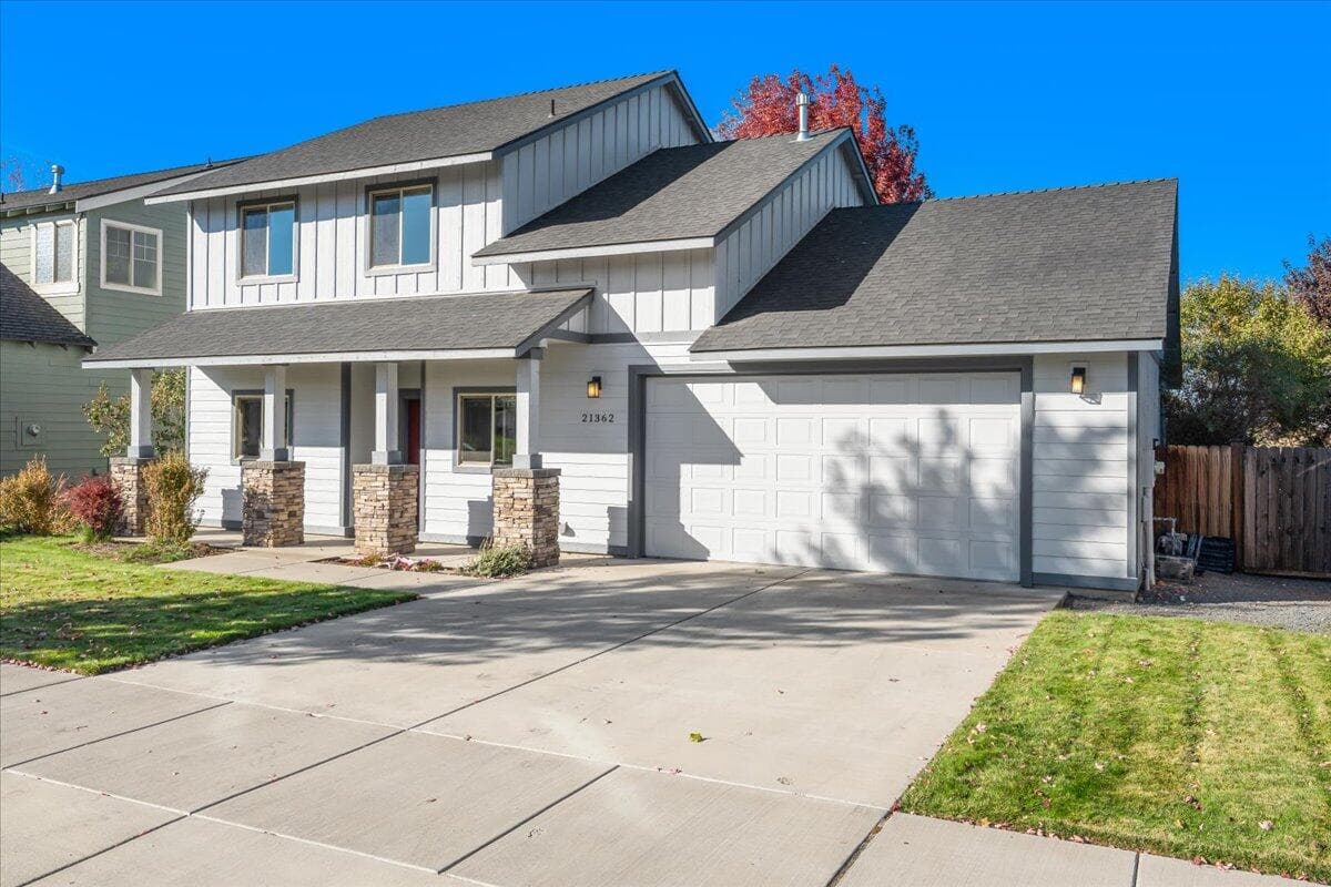 Photo of 21362 Livingston 2 of 37