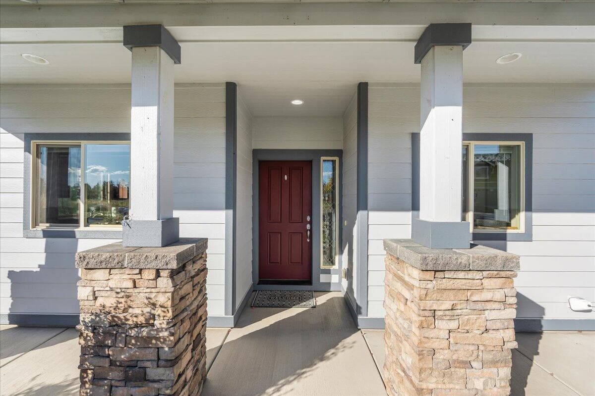 Photo of 21362 Livingston 4 of 37
