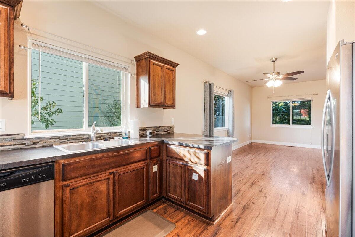 Photo of 21362 Livingston Drive 14 of 37