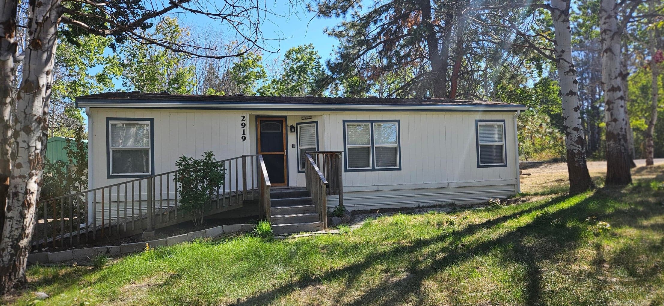 Photo of 2919 Forest View 1 of 21