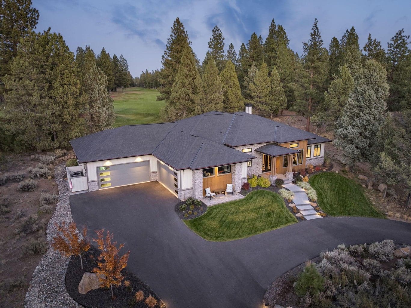 Photo of 16823 Royal Coachman Drive 10 of 104