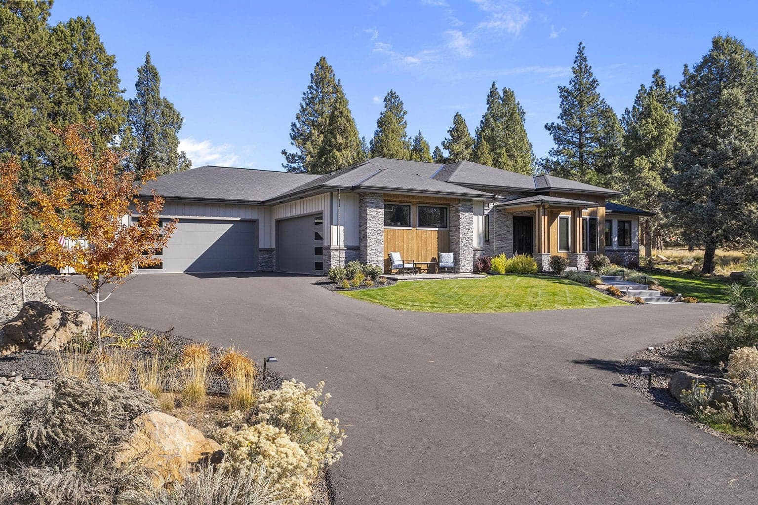 Photo of 16823 Royal Coachman Drive 14 of 104