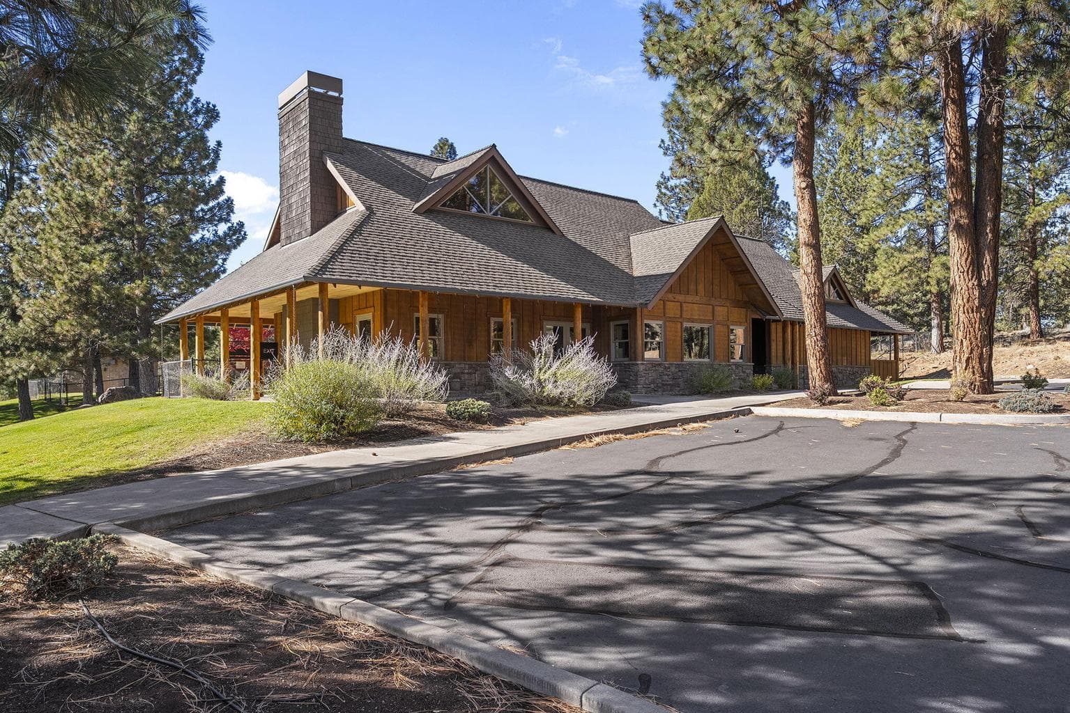 Photo of 16823 Royal Coachman Drive 85 of 104