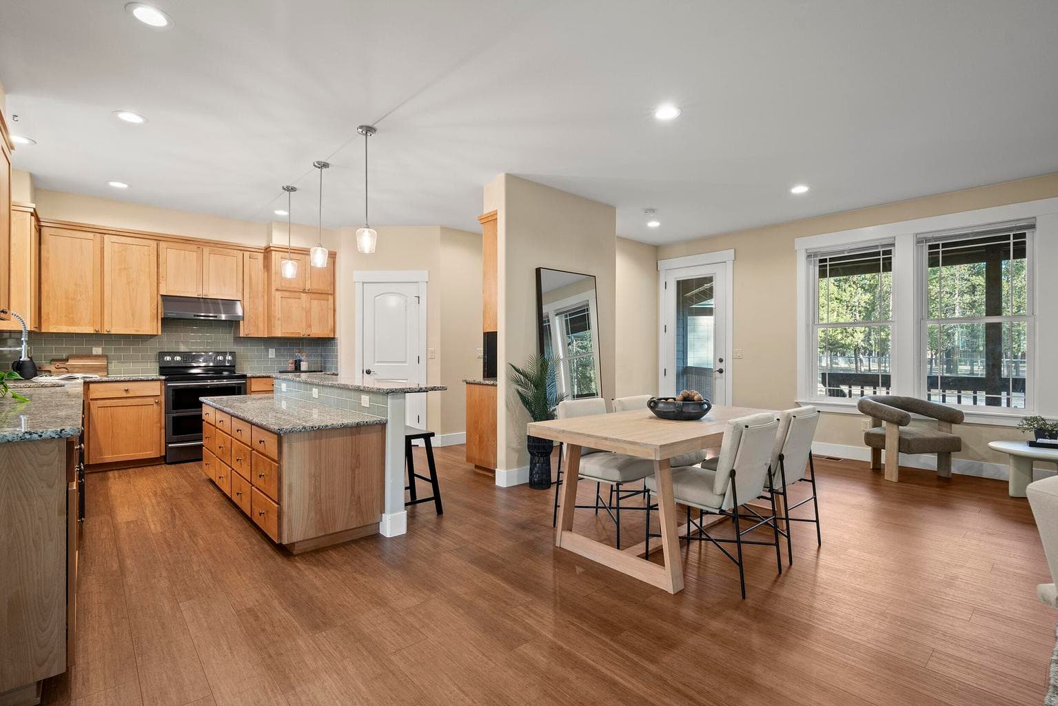 Photo of 16161 Dyke Road 9 of 54