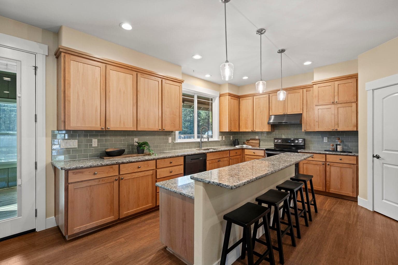 Photo of 16161 Dyke Road 10 of 54