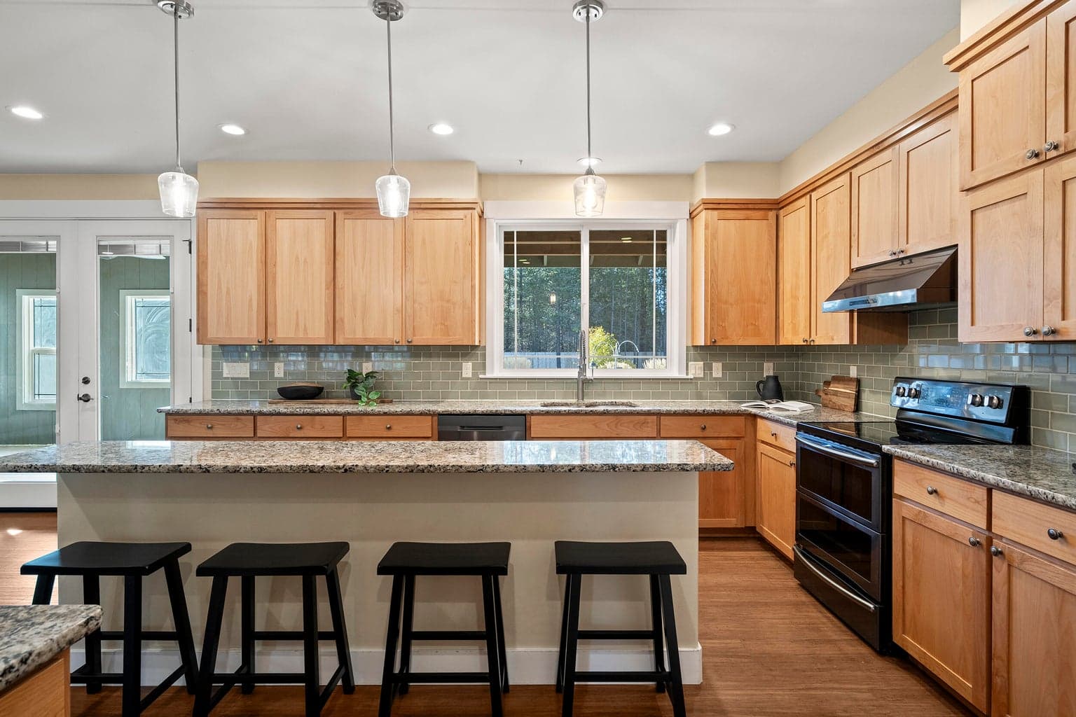 Photo of 16161 Dyke Road 14 of 54