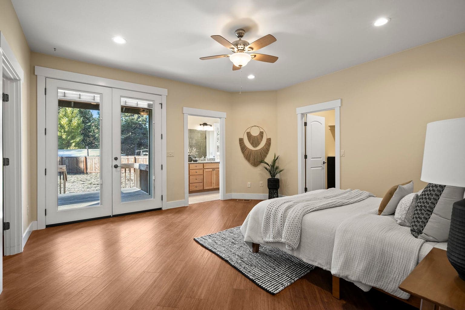 Photo of 16161 Dyke Road 17 of 54