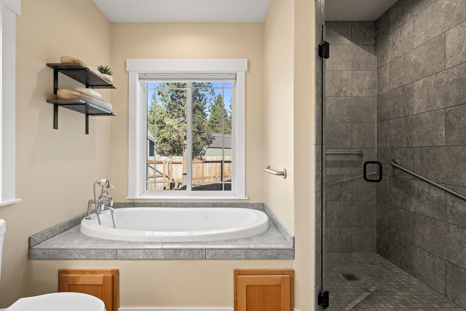 Photo of 16161 Dyke Road 22 of 54