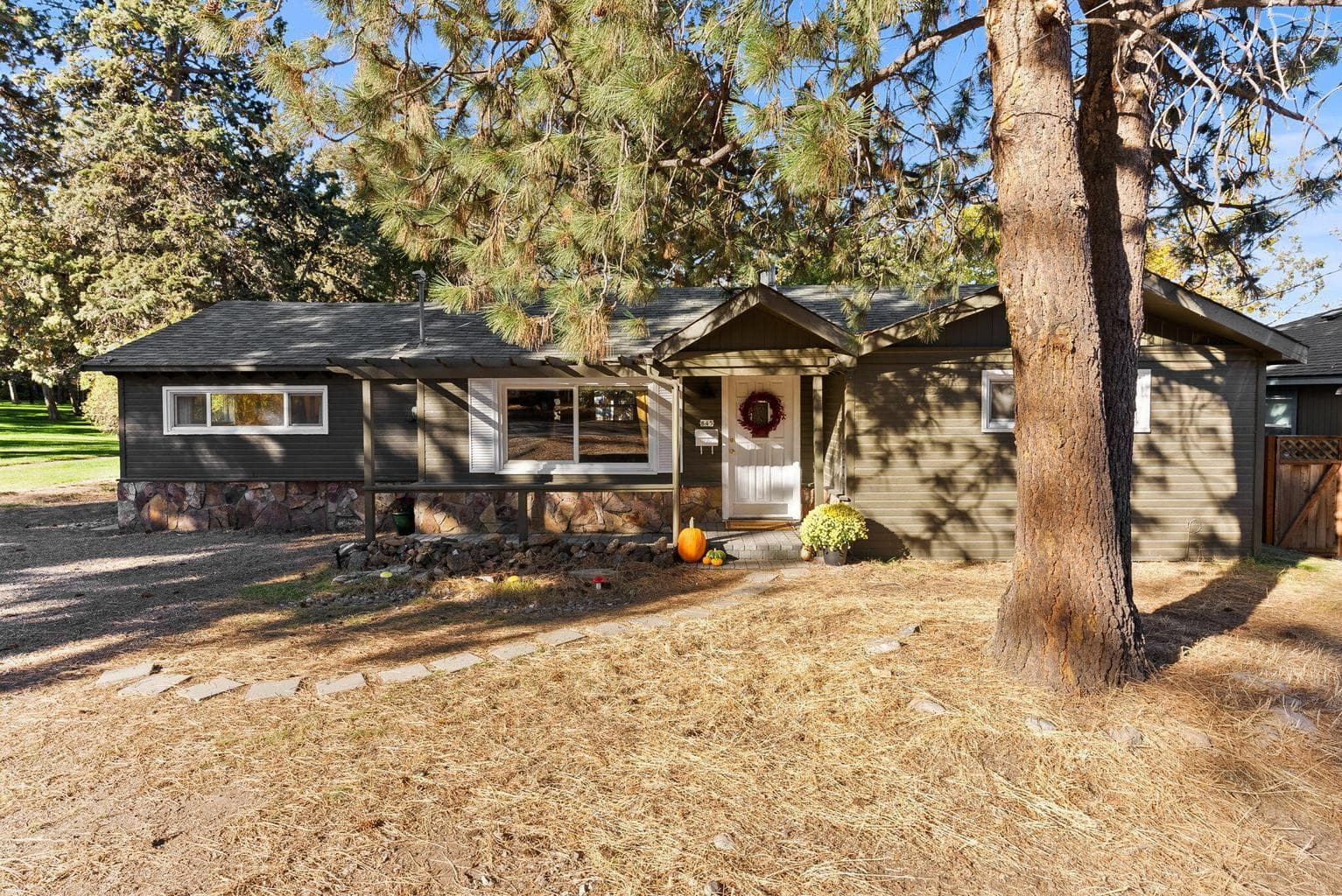 Photo of 845 8th 1 of 35