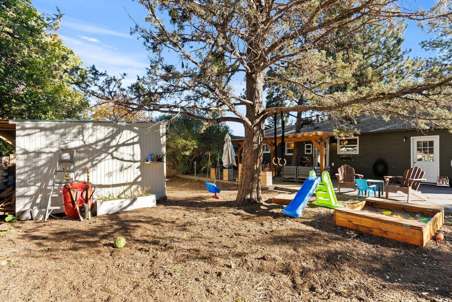 Photo of 845 NE 8th Street 13 of 35